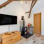 4 Bed In Water Yeat Oc-c30989 別荘 *