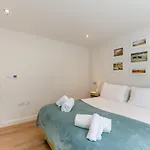 4 Bed In Water Yeat Oc-c30989 別荘 *